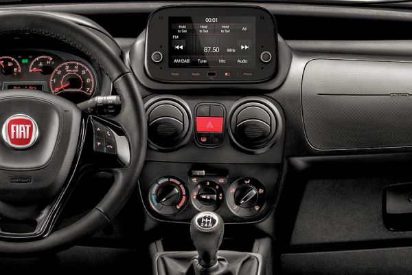 FiatPro_Fiorino_interiors_1920x600 (1).jpg
