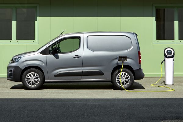 Doblo-gallery-Side-Desktop-996x634.jpg