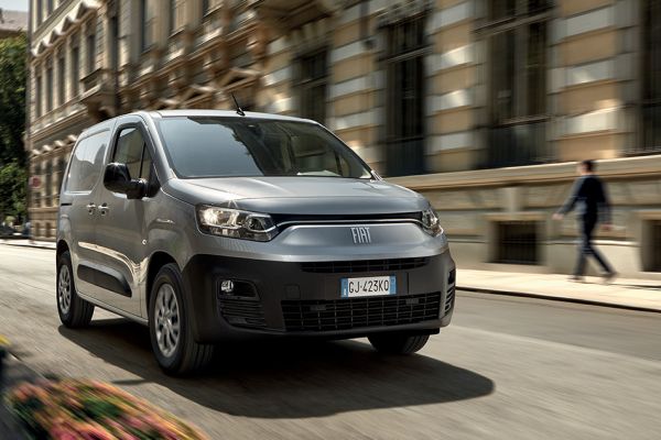Doblo-gallery-Driving-Desktop-996x634.jpg