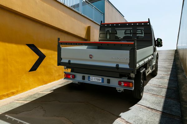 ducato-mca-exterior-gallery-11_truck-desktop-996x634.jpg
